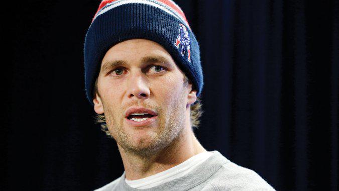 THR's tweet photo. Tom Brady Walks Back Donald Trump Endorsement: http://t.co/QFe8QFjRdC http://t.co/RGH8UjZzeC