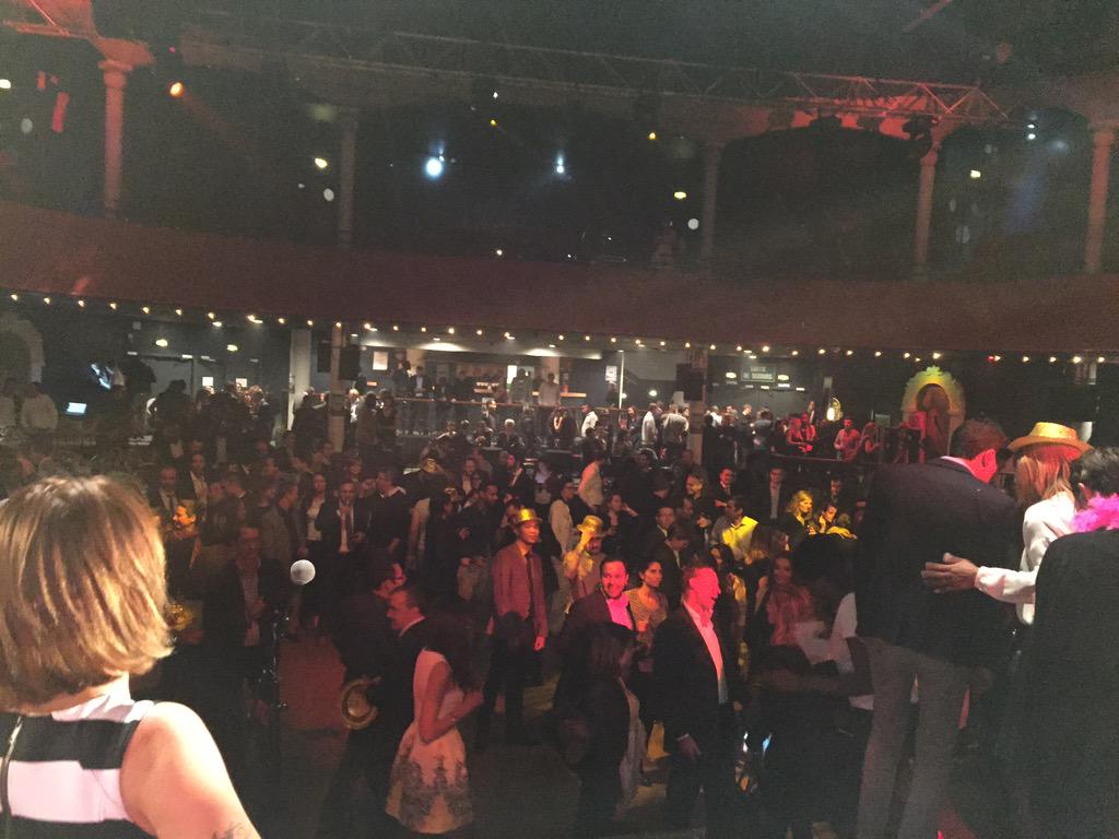 JeanC_Prevost's tweet photo. Bravo #TeamAxaBanque ! @AXA_Banque @genoncat #bataclan http://t.co/EvJLqYmXI7