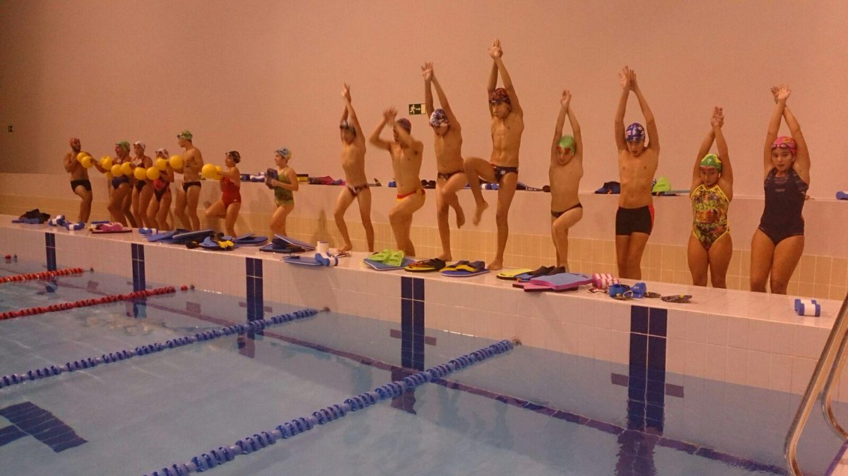 CDU_Natacion's tweet photo. Primer circuito de la temporada!#CDUTEAM http://t.co/Y5zQzAA01N
