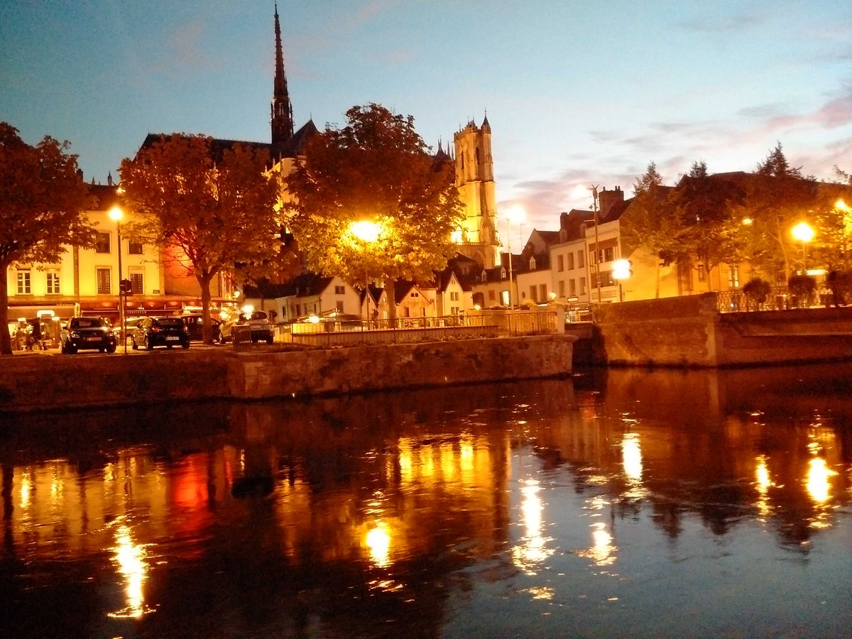 k_aspiotis's tweet photo. #Amiens #France #randomshooting #blackberrypassport #QuickPost http://t.co/jY9F9VDW8H