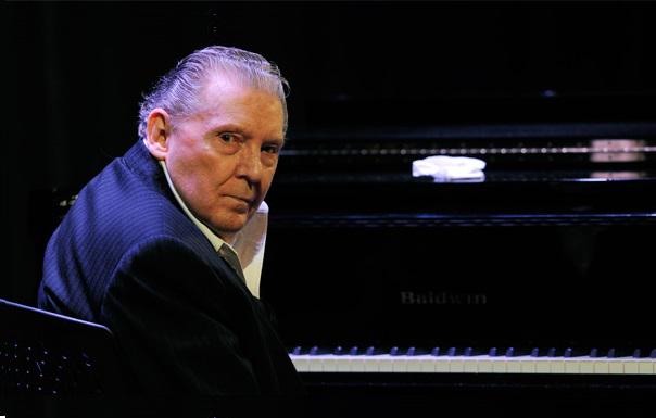 Happy Birthday Jerry Lee Lewis. O cantor norte americano, considerado um dos pioneiros do Rock, completa hoje 80 anos 