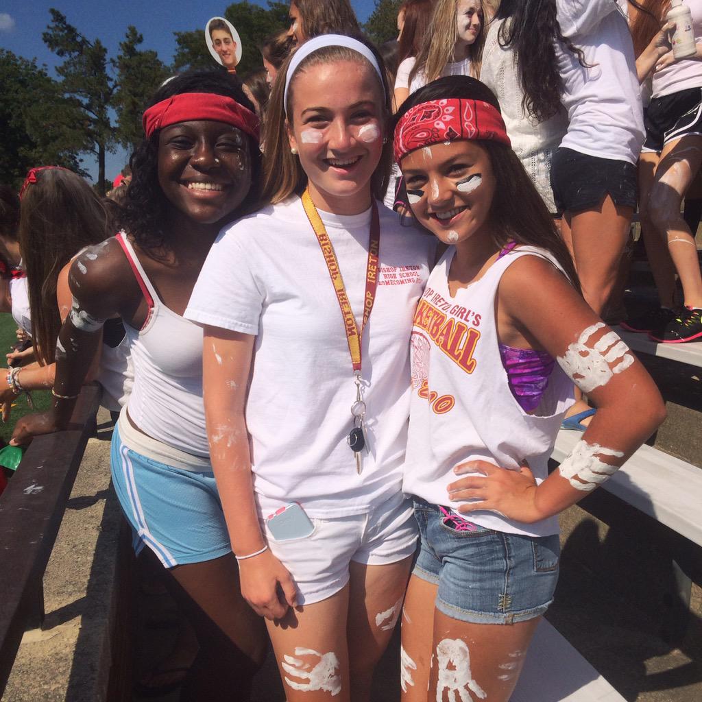 becca_mueller21's tweet photo. Happy bday Phil! Study hall with you is always lit! Love you!πππ #chipotle #healthysnack #notpregantjusteatinggood http://t.co/84lZx77I8E