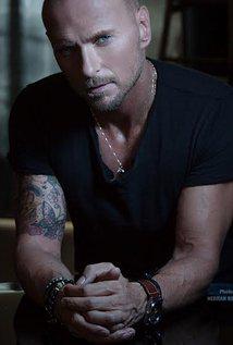Happy Birthday to Luke Goss (47) 