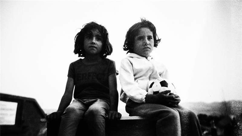 AJEnglish's tweet photo. A photographer follows refugees as they seek refuge in Europe http://t.co/fS45dSVEr9 http://t.co/hsmKFwLOZE