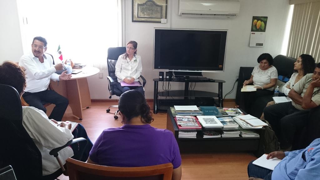 MVZCarlosHReyez's tweet photo. Capacitación a coordinadores de Universidades #Tabasco #Upch #Itss #Itsce #Itvh  para sumarse a proyecto #Reinu. http://t.co/Yq0nbhqzJi