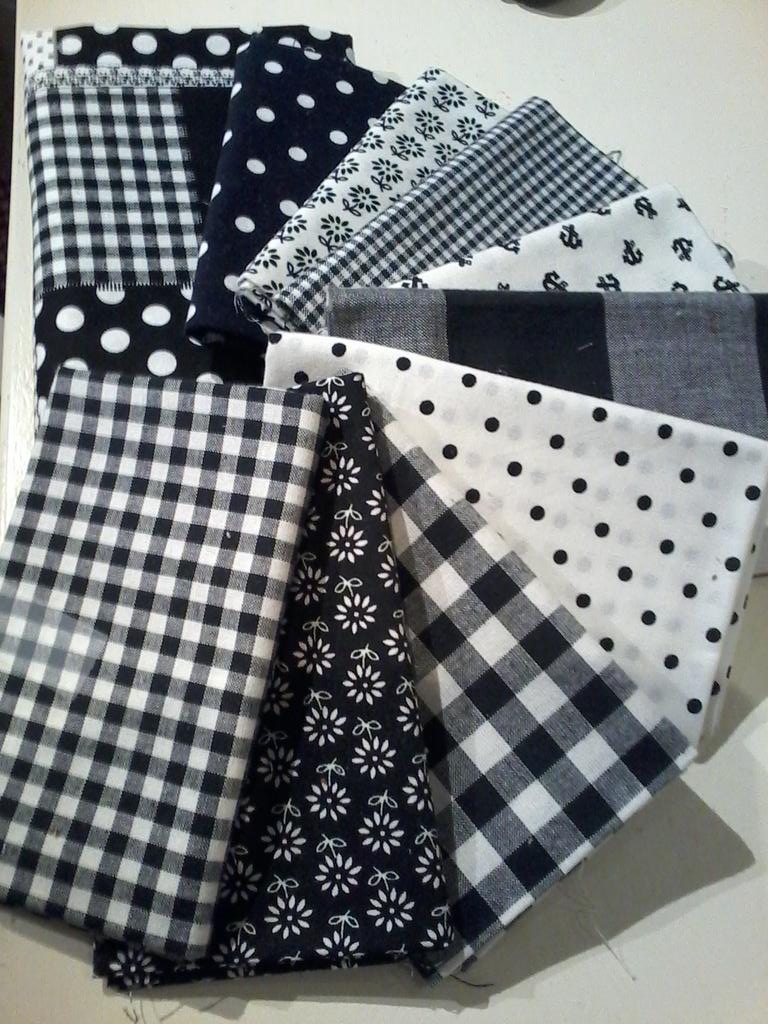 Om ruimte te maken voor nieuwe collectie; alle kinderstoffen 6,50 p.m. Ook een tafel met 5,- p.m. Min. afname 1 mtr.