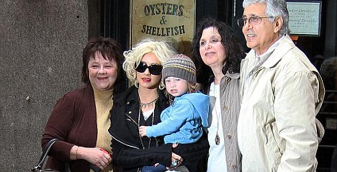 RadioHuancavilk's tweet photo. Christina Aguilera: “Mi viaje a Ecuador fue especial porque es mi sangre"

http://t.co/CcgBkQzVVQ @RadioHuancavilk http://t.co/lRM9durqX3