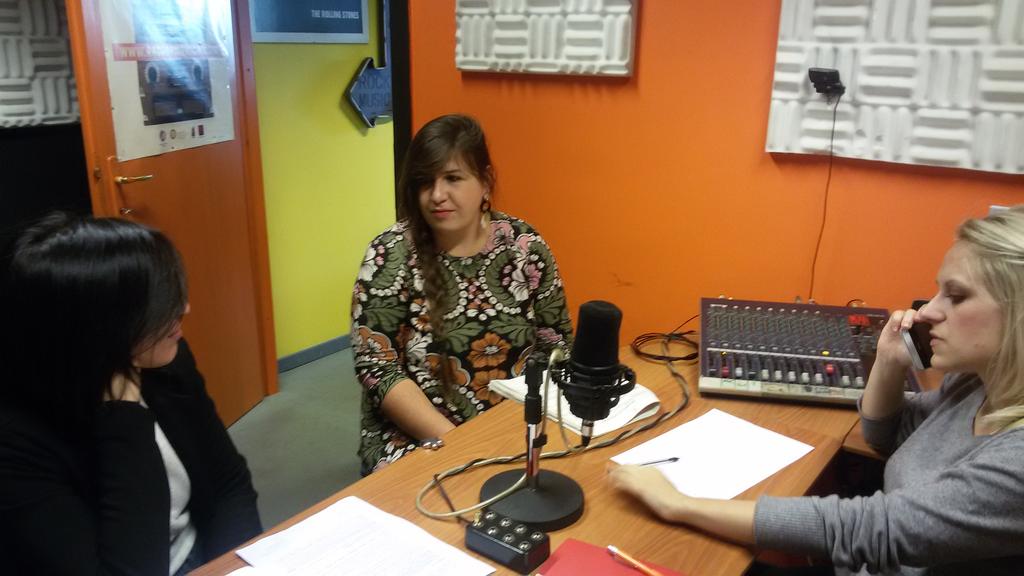 AdinaCurta's tweet photo. Preparing the 3rd talkshow #YouthinUmbria towards 2018 @radiophonicacom @perugia2018 #frgu #Arci http://t.co/5yfEqp5UPH