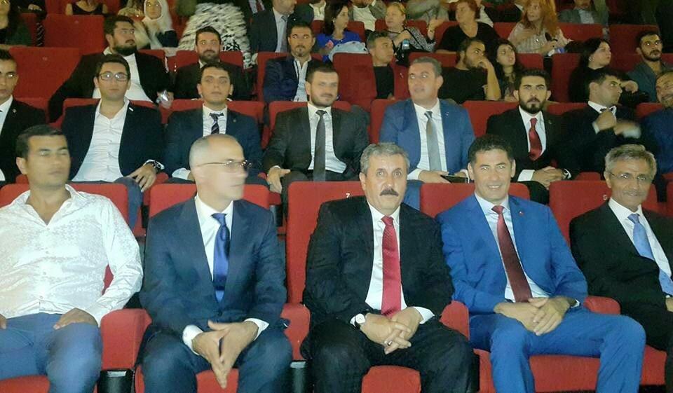 Mustafa_Destici's tweet photo. Kafes Filmi'nin Galası'na katıldım.Çok başarılı buldum.L.Şahsuvaroğlu başta olmak üzere tüm kadroya teşekkür ediyorum http://t.co/Eb6Zu1KF2V