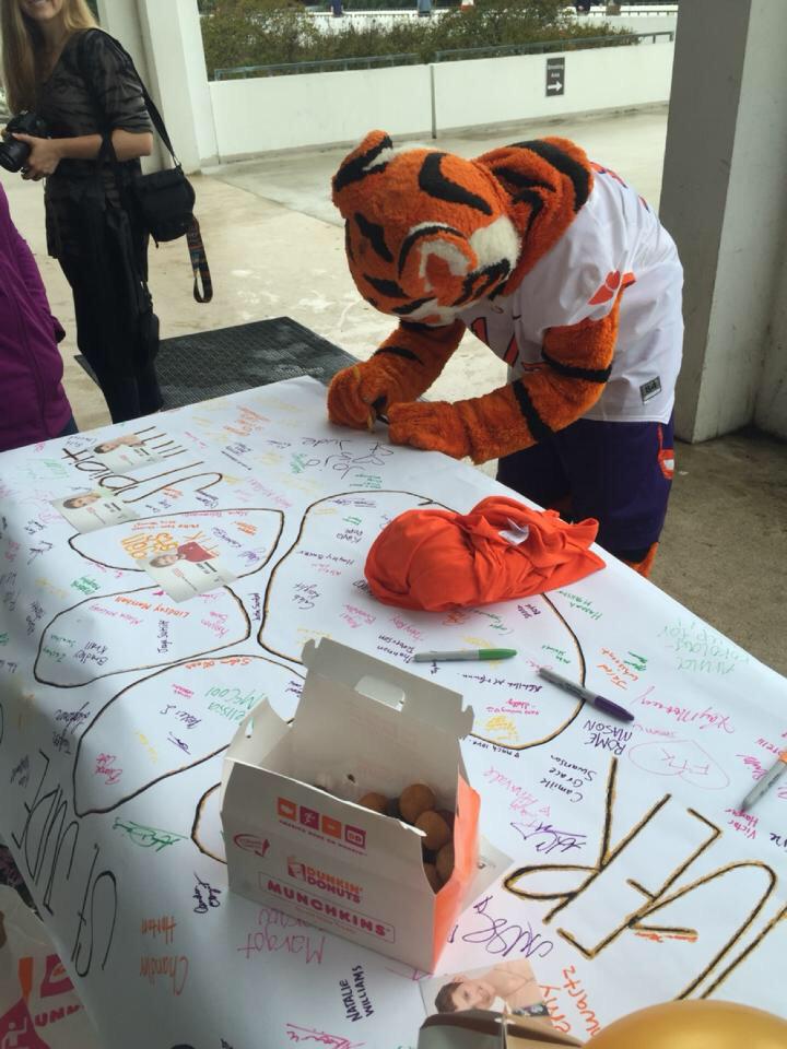 CU_UTD's tweet photo. Happy National Recruitment Day! Thanks to all who signed up to Stay Up For Good! #ClemsonlovesStJude ❤️💛 http://t.co/zmCxPBNc7F