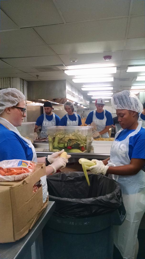 MPhister1831's tweet photo. #CSF15 students had a great time serving &amp; giving back w/ @dcck thanks for hosting us! @dcinternships #service http://t.co/XtnCvkzsHL