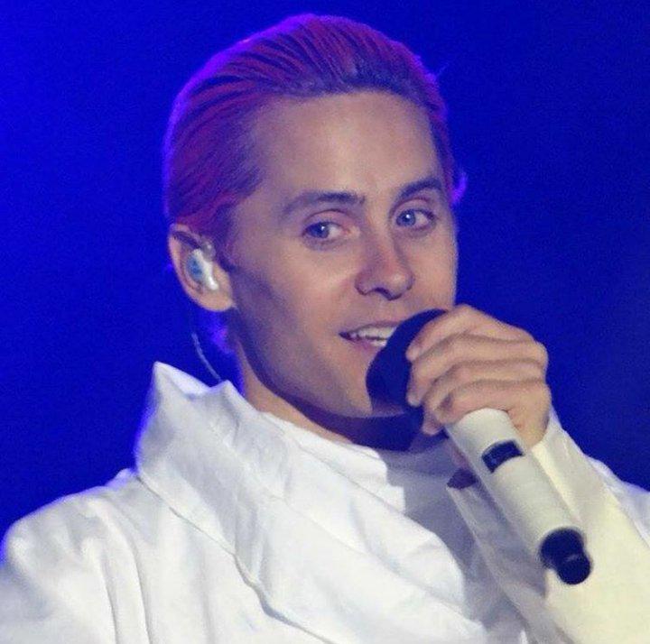 AlbaFletcher's tweet photo. I will never forget this night, we sing, we sing. 9/27/2015🇪#NeoxRocks @30SECONDSTOMARS @NeoxRocks http://t.co/WHPv26xN0a