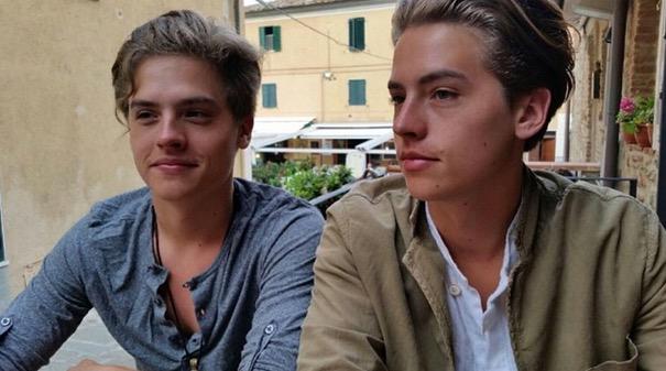 rttyourbae's tweet photo. Twins Sprouse http://t.co/VInpuvLlML
