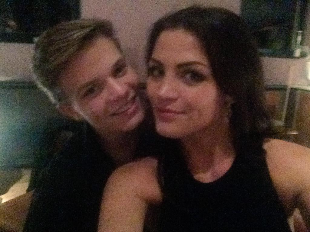mimigunn's tweet photo. Lovely evening @SusanGunnArtist art show and @PizzaExpress with my twin soul @RonanParke ❤️ #family #memories #love http://t.co/YoFeydN8wu