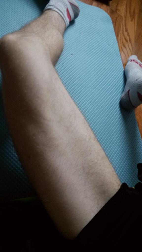 thickthighguys's tweet photo. Mmm this is my current workout partner. His thighs about to get 2x as thick #thickthighguys #workthebooty http://t.co/rbDfQdA2hb
