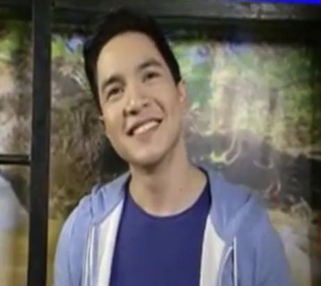 AldubBaso's tweet photo. Ang ganda talaga ng smile ni Alden nung pinapakingan nya si Meng kumanta #ALDUBTheConfession http://t.co/GYrmoxqxhq