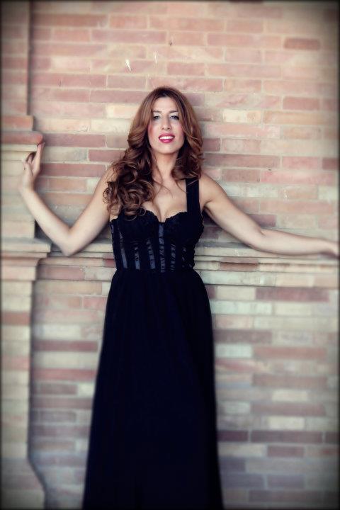 Airynmusic's tweet photo. Este viernes actuaremos en el Teatro de La Maestranza, Sevilla,Sala Manuel Garcia. 22,30h, os espero!!@Maestranza ;) http://t.co/m3Ln49JCwE