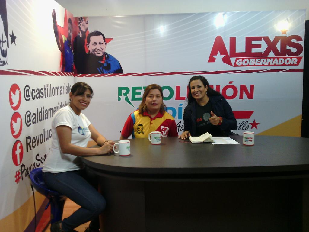 omarsanchezpsuv's tweet photo. Inicia el programa REVOLUCIÓN AL DIA por @NETcanal @CALOR935FM Renacer 97.1fm y 106.5fm @GobAlexisR @Rodolfozerpa http://t.co/jqf5ZxwhG8