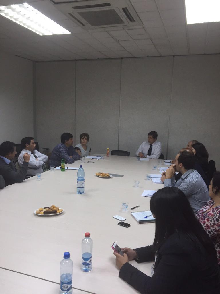 En reunión en el ministerio de obras públicas