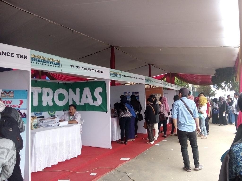 one_solutionPlg's tweet image. Job fair di halaman Disnaker kota Palembang, hari ini terakhir hingga pukul 15.30 #jobfair @PalembangTweet