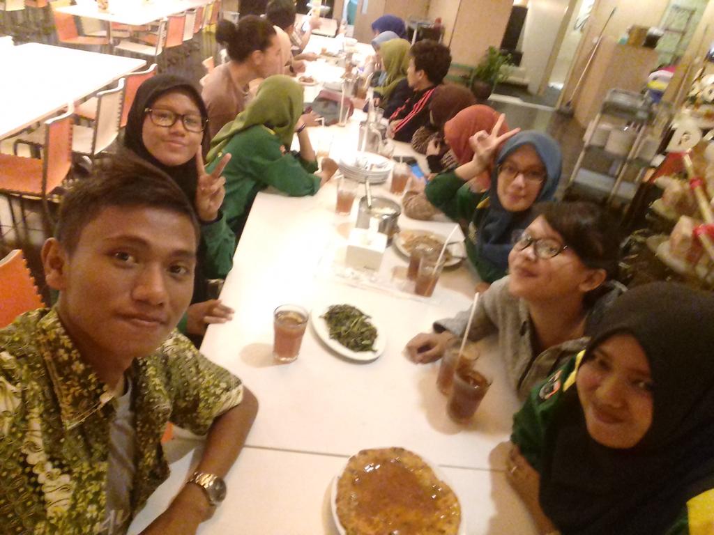 Rapat pengurus <a href="/D/">d</a>'cost 🙌🙌🙌