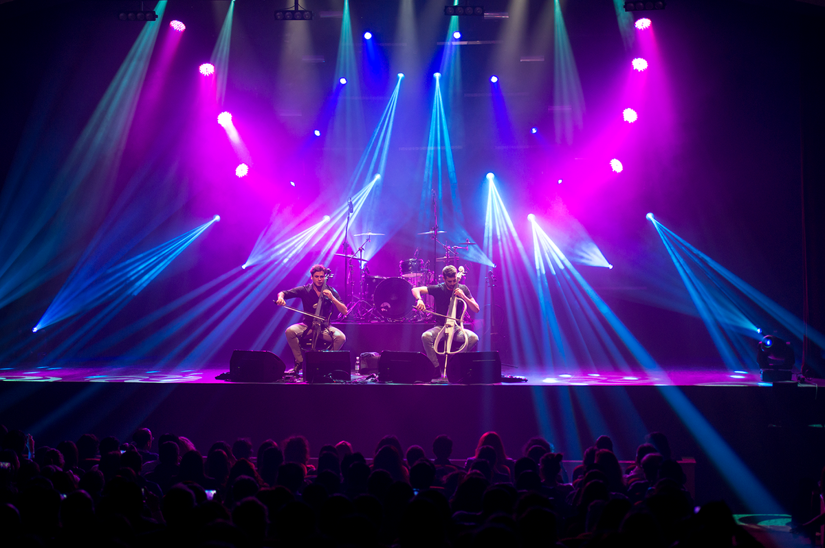 Teatro_NESCAFE's tweet photo. Algunas fotos del gran concierto de @2CELLOS en nuestro Facebook  - http://t.co/z6ldIhhDMh http://t.co/X4MBJcOeIr