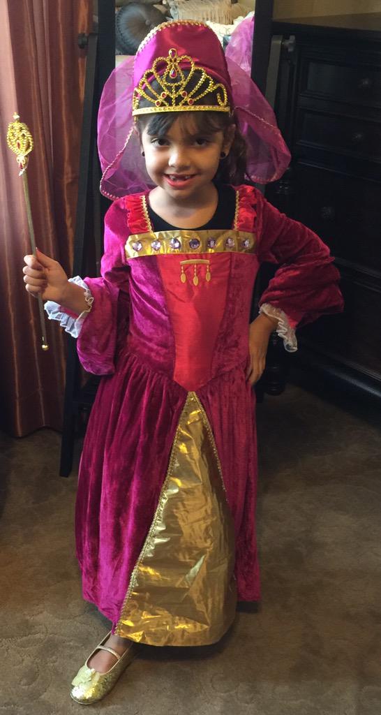 F1abraham's tweet image. I'm Home! 🇺🇸🎉🏡!! Love my family! Sophia's a Palace Princess👑 &amp;amp; just lost another tooth!!!👼🏼 #toothfairy time again!🌟✨