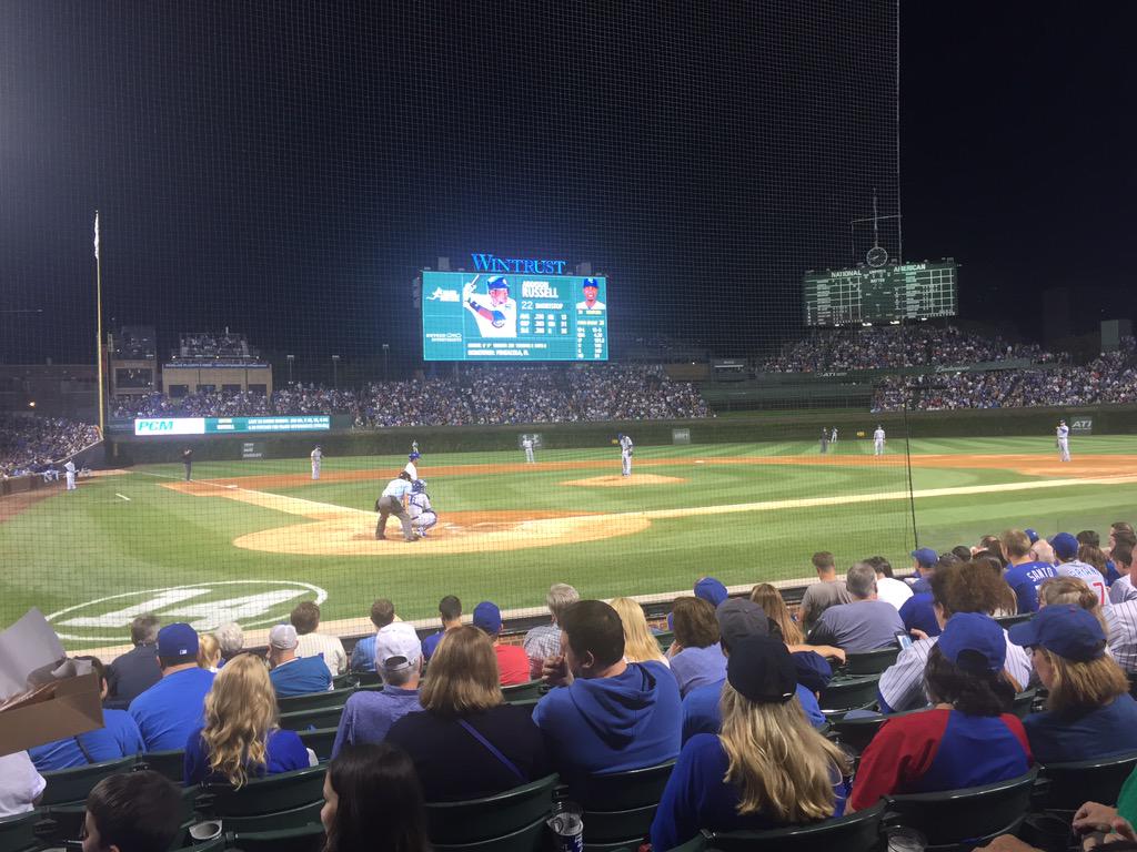 AndrewRWarren's tweet photo. #betterstadium rt for Wrigley, fav for USCellular http://t.co/yAH264Uvir