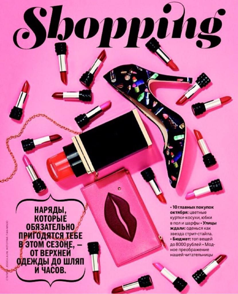 NilaAnthony's tweet photo. .
P U C K E R 
U P
❌💋❌💋
#NilaAnthony hardshell 
#LipstickBag featured
in @cosmopolitan_russia
. http://t.co/wrjV5wg11c