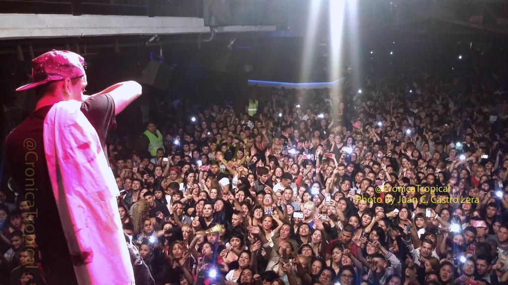 CronicaTropical's tweet photo. #ExitosoFinde para @BLanzelottaOK &amp; @OlindaOficialOk en su #GiraXElGranBsAs #FinDeRecorrida en @JesseJamesLegal http://t.co/qmMctibBML
