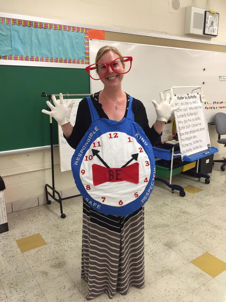 A special visitor made it to Kindergarten Curriculum night tonight, thanks Warren, you make me smile!