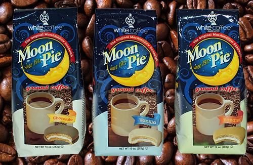 MoonPie's tweet photo. We love MoonPies with coffee, especially MoonPie coffee in a MoonPie coffee mug on #CoffeeDay. #toomuchcaffeine http://t.co/Tyako1wS5e