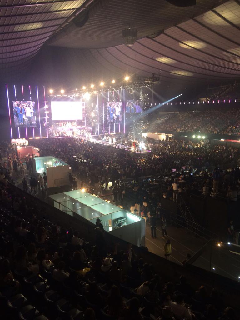 先日、開催された東京ガールズコレクションにお招きさせて頂き行ってきました。