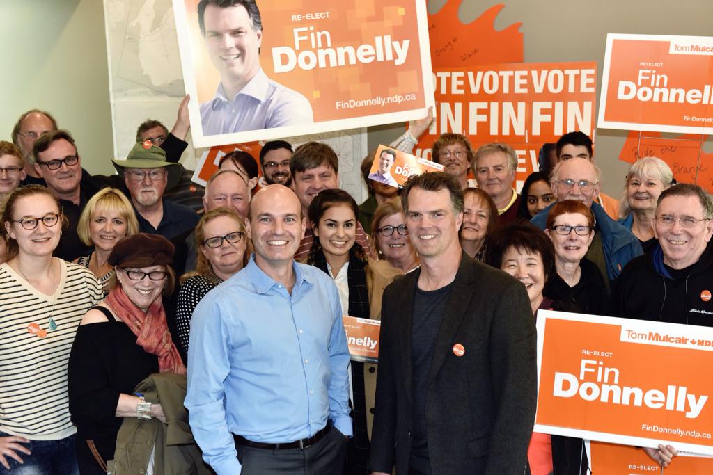 Riding the Orange Wave in #portmoodycoquitlam star candidate <a href="/FinDonnelly/">Fin Donnelly</a> welcomes special #ndp guest <a href="/nathancullen/">Nathan Cullen</a>