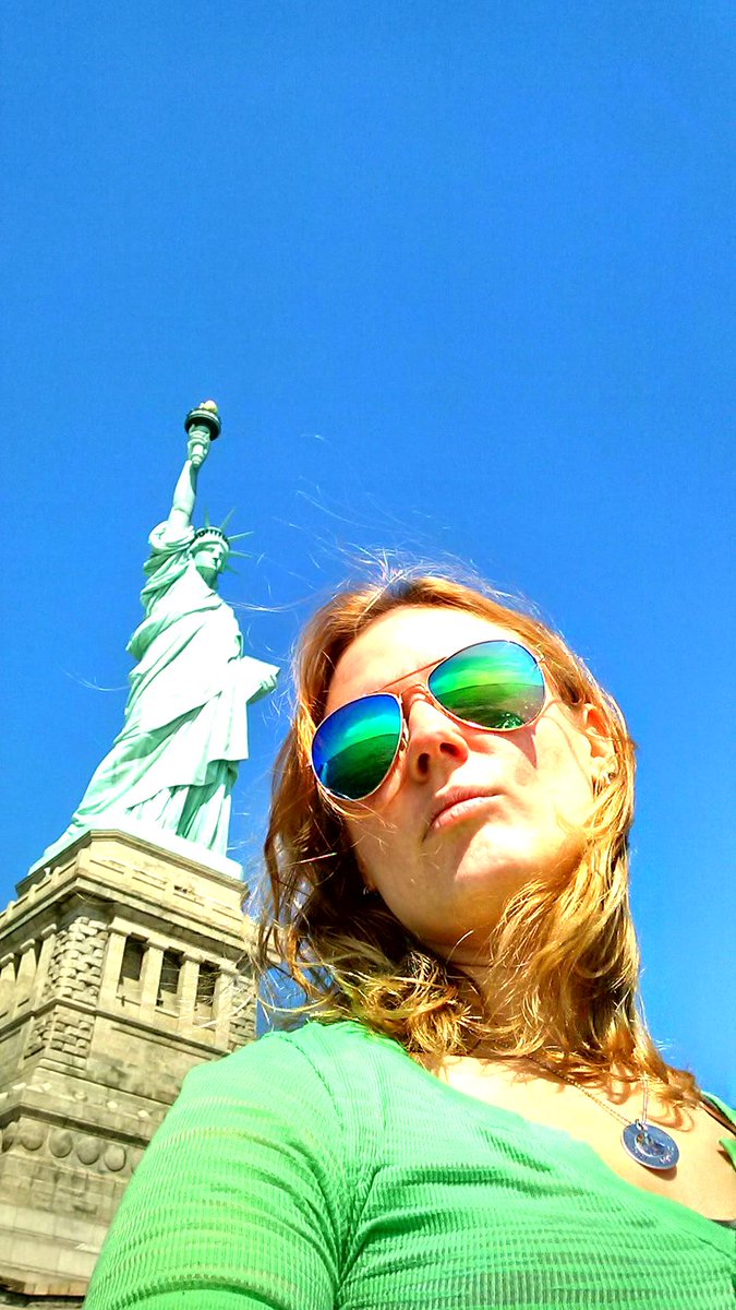 There was a #seaofselfies at the #statueoflibery! #findyourpark