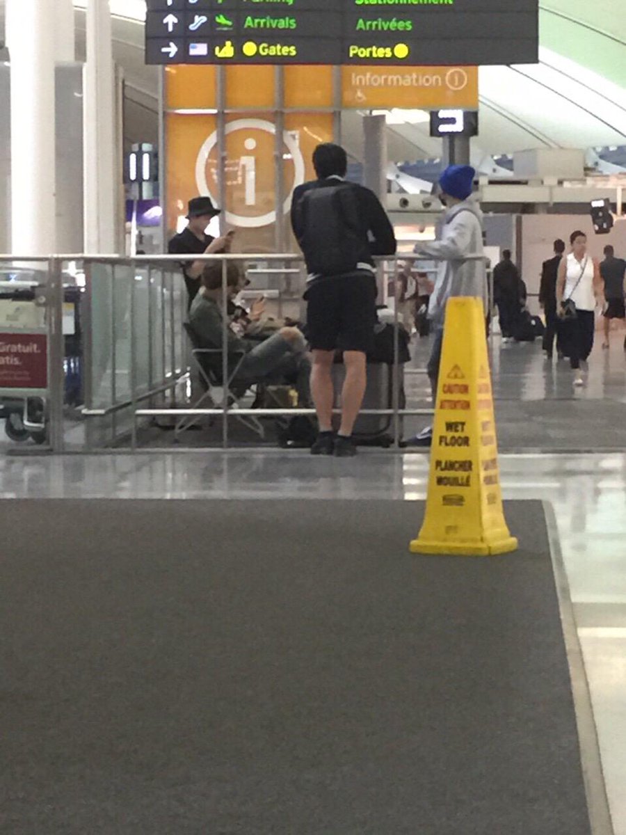 BTS_ARMY's tweet photo. [ _xuner/Weibo ] #BTS 150929 Pearson Airport - Toronto http://t.co/0DgS2RMsc1