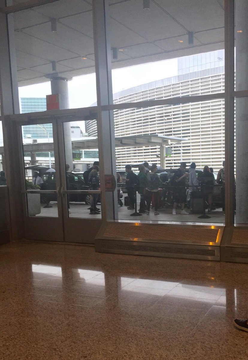 BTS_ARMY's tweet photo. [ _xuner/Weibo ] #BTS 150929 Pearson Airport - Toronto http://t.co/0DgS2RMsc1