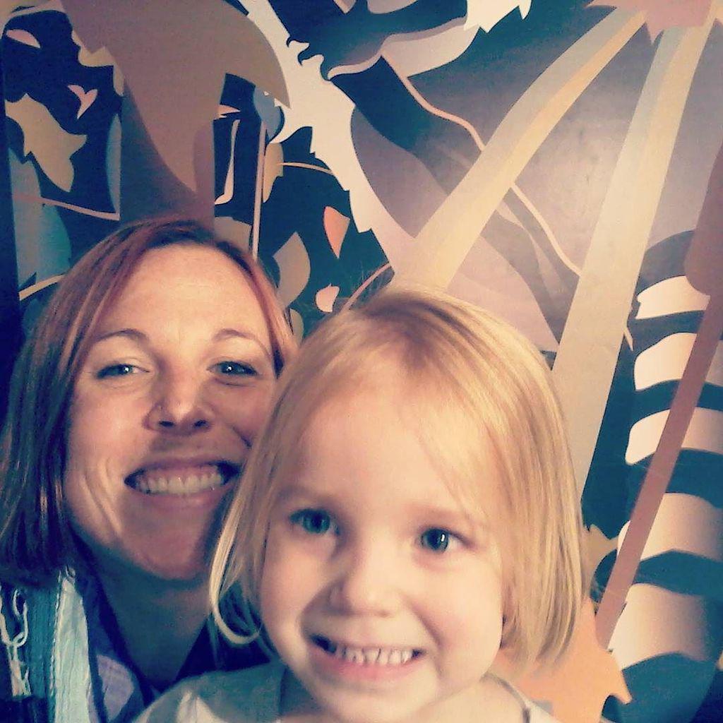 seannanutrition's tweet photo. Fun with this chickadee today at the #ontariosciencecentre Thanks #tmfrc! #momanddaughter โฆ http://t.co/6IQJLIcaGe http://t.co/9ZUpc7DsJe