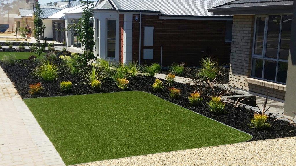 OriginaLinkEdge's tweet photo. Interesting article how developers reap rewards of Synthetic Turf. Link Edge is used in-situ http://t.co/ki9D0NrUkZ http://t.co/F8Uih3Kpvp