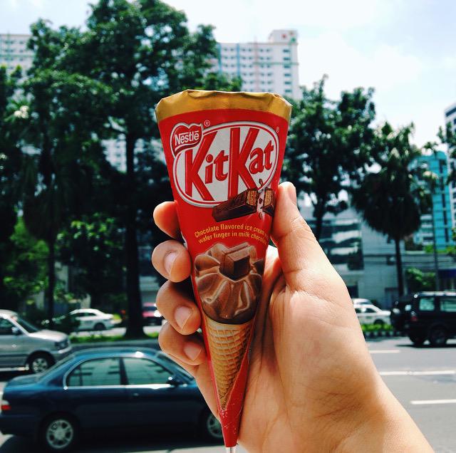 Take a #ChillBreak stroll outside with your trusty #KitKatCone!