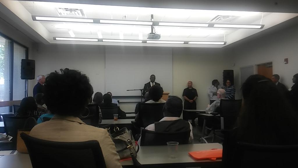 cedarhillcvc's tweet photo. Glad @CHISD Superintendent Horace Williams came by @cedarhillcvc #cvcch http://t.co/AwJS1rCoNd