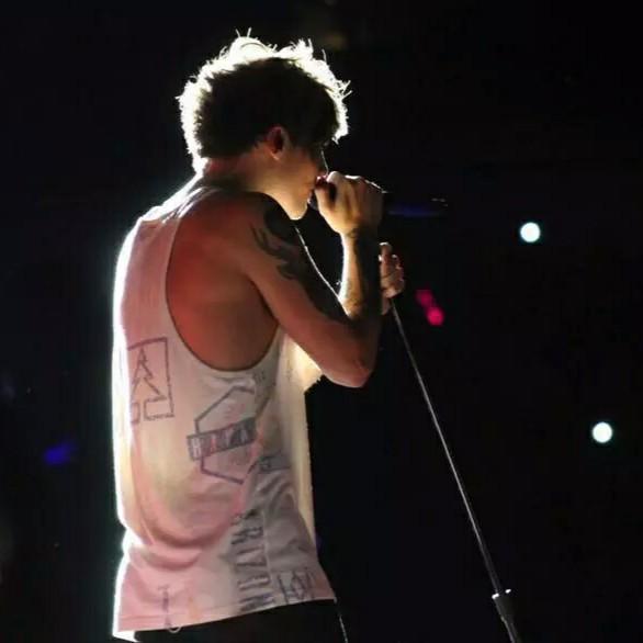 L0SERLAYOUTS's tweet photo. bluey Louis layout ♥

Please rt if you save ♥ http://t.co/qlNkJW1aDU