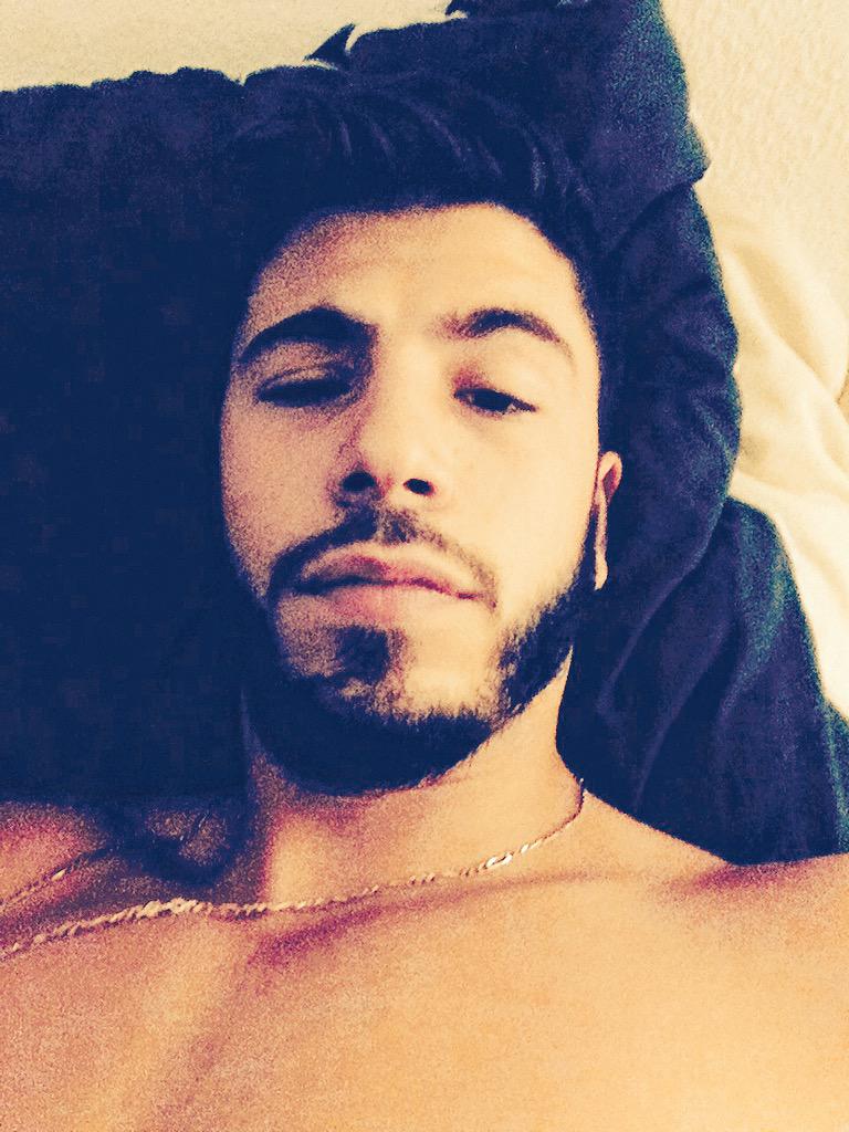 Pablo07HLL's tweet image. Ma fierté me rend plus fort, mais pas toujours heureux .