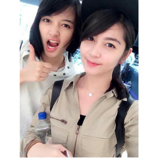 O_VeLoved's tweet photo. Kinal entah ngapain tuh😞?
Mungkin, jodohkah admin sama Ve😆😛
#Freak48 http://t.co/CRPnq8aJW9
