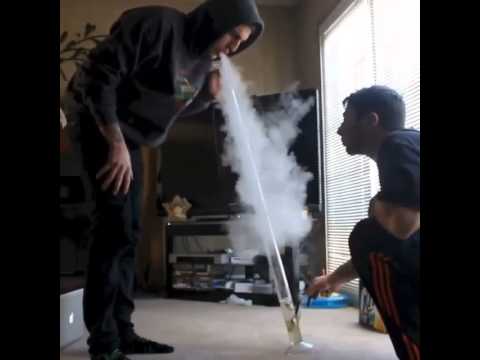WeedVoiceVideos's tweet photo. StonerDays Presents: Enjoy! #smokeups #cannabisvideonetwork #weedlifenetwork #stonerdays https://t.co/5EqL5dnSNi http://t.co/ocurgC4B50