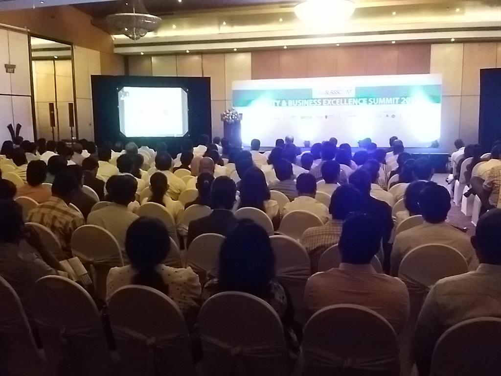 DilhanManawadu's tweet photo. TSD presenting on TQM...@SLASSCOM #QBExSummit15 http://t.co/jScFfwGiRC