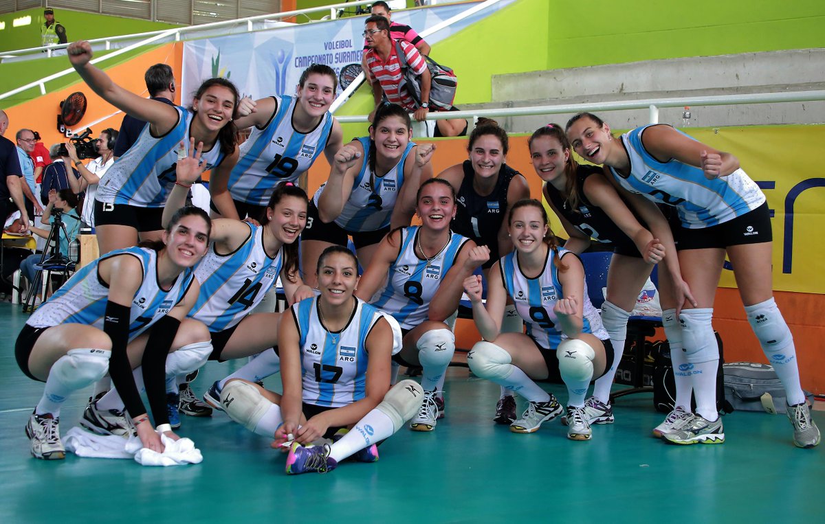 Voley_FeVA's tweet photo. Este miércoles a las 19hs de Argentina @LasPanterasARG vs Uruguay en vivo por la pantalla de http://t.co/N44XFw9hOj http://t.co/kNCPGtQVHv