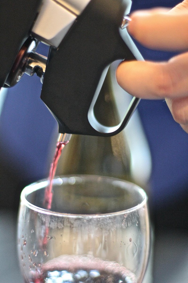 CelticFarms's tweet photo. Needle pushes through cork, wine pours, needle out & wine is still corked! No waste!! #Coravin #IFBC15 #StopOpening http://t.co/22du1flbbJ