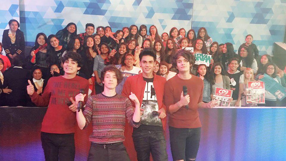 Danicilloniz's tweet image. Lo prometido es deuda ...
La foto que les tome con @somosCD9 
Lindo programa!