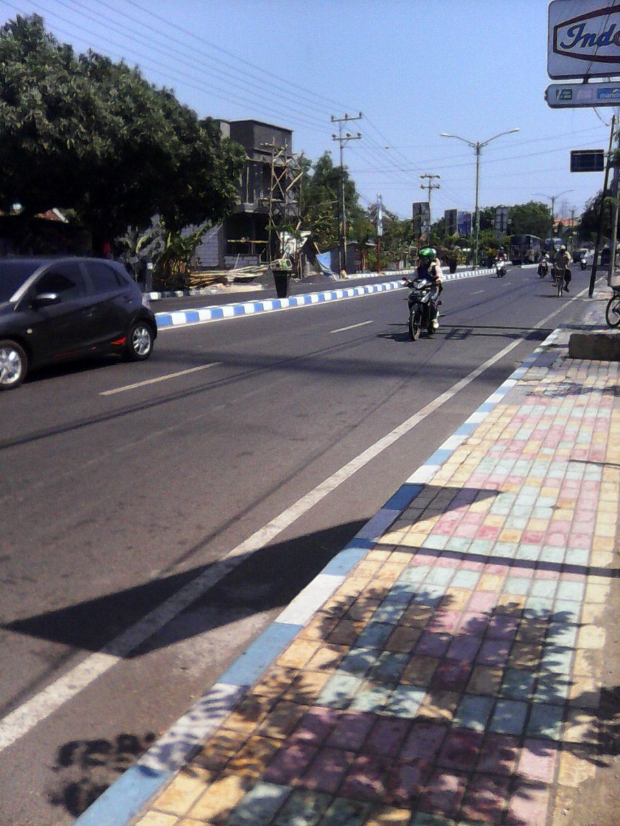 Lancar2 aj jalanan di #kota #pamekasan, selancar jaringan <a href="/indosat/">Indosat Ooredoo Hutchison</a> tanpa macet. <a href="/indosatmania/">Indosat Ooredoo</a> <a href="/indosatjatim/">indosatjatim</a>.Met ciang